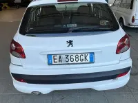 Usata Peugeot 206+ 68 CV (50 kW) 2009 Bianco Utilitaria