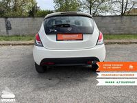 Usata Lancia Ypsilon 69 CV (50 kW) 2015 Bianco Utilitaria