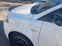 Usata Lancia Ypsilon Gold 69 CV (50 kW) 2019 Bianco Utilitaria