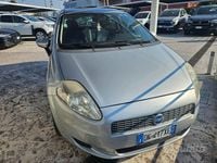 Usata Fiat Grande Punto Dynamic 65 CV (47 kW) 2007 Grigio metallizzato Utilitaria