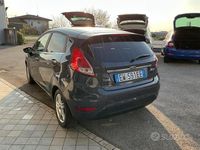 Usata Ford Fiesta Titanium 75 CV (55 kW) 2014 Grigio Utilitaria