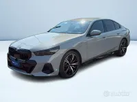 Usata BMW 520 M Sport 197 CV (144 kW) 2025 Grigio metallizzato Berlina
