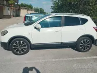 Usata Nissan Qashqai Tekna 117 CV (86 kW) 2013 Bianco SUV