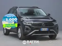 Usata VW T-Roc Life 150 CV (110 kW) 2025 Deep black perlato SUV