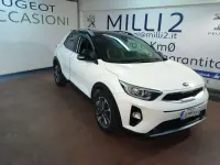 Usata Kia Stonic 120 CV (88 kW) 2019 Bianco con tetto nero SUV