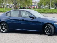 Usata Alfa Romeo Giulia Super 150 CV (110 kW) 2017 Blu/azzurro Berlina