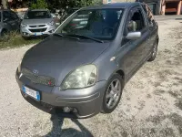 Usata Toyota Yaris Sport 105 CV (77 kW) 2004 Grigio Berlina