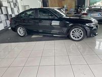 Usata BMW 320 Sport Line 190 CV (139 kW) 2022 Saphireschwrz metallizzato Berlina