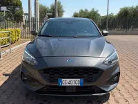 Usata Ford Focus ST-Line 120 CV (88 kW) 2020 Grigio Berlina