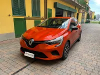 Usado Renault Clio V Equilibre 67 CV (49 kW) 2023 Naranja Berlina