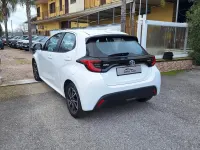 Usata Toyota Yaris Hybrid Trend 92 CV (67 kW) 2022 Bianco Berlina