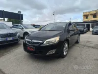 Usata Opel Astra 101 CV (74 kW) 2010 Nero Berlina