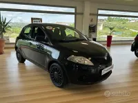 Usata Lancia Ypsilon 69 CV (50 kW) 2018 Nero Utilitaria