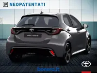 Nuova Toyota Yaris Hybrid Premium 131 CV (96 kW) 2026 Grigio Berlina