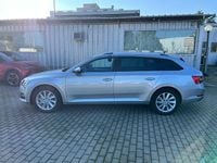 Usata Skoda Superb Executive 150 CV (110 kW) 2024 Grigio argento Station wagon