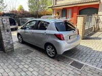 Usata Toyota Yaris Hybrid Lounge 75 CV (55 kW) 2015 Berlina