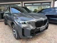 Usata BMW X5 M Sport 340 CV (250 kW) 2024 Dravitgrau metallizzato SUV