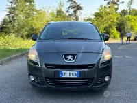 Usata Peugeot 5008 Active 115 CV (84 kW) 2013 Grigio Monovolume