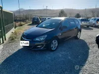 Usata Opel Astra 110 CV (80 kW) 2013 Nero Station wagon