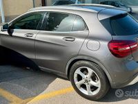 Usata Mercedes GLA200 136 CV (100 kW) 2017 Grigio SUV