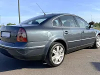 Usata VW Passat Highline 131 CV (96 kW) 2001 Grigio Berlina