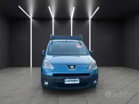 Usata Peugeot Partner 90 CV (66 kW) 2011 Bluazzurro Monovolume