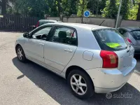Usado Toyota Corolla 97 CV (71 kW) 2004 Gris Berlina