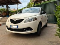 Usado Lancia Ypsilon 69 CV (50 kW) 2017 Blanco Utilitario