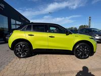 Nuova Fiat 600 Sport 136 CV (100 kW) 2026 Verde acido con tetto nero SUV