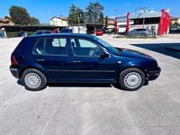 Begagnad VW Golf III Comfortline 101 HK (74 kW) 1998 Blå Sedan