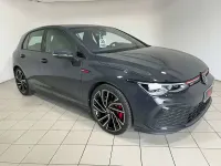 Usata VW Golf VIII GTI 245 CV (180 kW) 2024 Grigio urano Berlina
