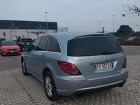 Usata Mercedes R320 224 CV (164 kW) 2008 Grigio Monovolume