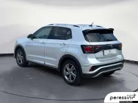 Usata VW T-Cross R-line 116 CV (85 kW) 2024 Reflex argento SUV