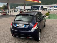 Usata Lancia Ypsilon 60 CV (44 kW) 2016 Blu Utilitaria
