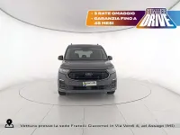 Usata Ford Tourneo Titanium 122 CV (89 kW) 2023 Grigio metallizzato scuro Monovolume