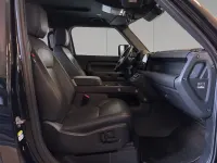 Usata Land Rover Defender SE Dynamic 200 CV (147 kW) 2024 Santorini black SUV