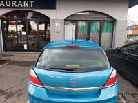 Używany Opel Astra 101 KM (74 kW) 2004 Niebieski Sedan/Limuzyna