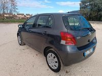 Usata Toyota Yaris Sol 100 CV (73 kW) 2009 Grigio Berlina
