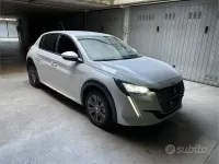 Usata Peugeot e-208 56 kW (77 CV) 2021 Bianco Utilitaria