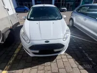 Usata Ford Fiesta Titanium 97 CV (71 kW) 2013 Bianco Berlina