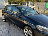 Usata Mercedes A180 Executive 109 CV (80 kW) 2015 Nero Berlina