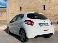 Usata Peugeot 208 Allure 68 CV (50 kW) 2013 Bianco Utilitaria