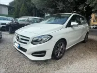 Usata Mercedes B180 Business 109 CV (80 kW) 2015 Bianco Utilitaria