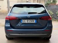 Usata Mercedes B180 Business 116 CV (85 kW) 2021 Blue denim Monovolume