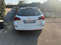 Usata Opel Astra 110 CV (80 kW) 2011 Bianco Station wagon
