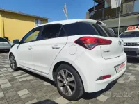 Usata Hyundai i20 Comfort 101 CV (74 kW) 2016 Bianco Berlina