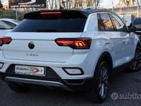 Usata VW T-Roc Style 150 CV (110 kW) 2023 Bianco pastello SUV