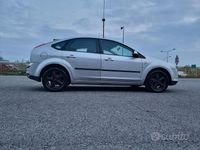 Usata Ford Focus 115 CV (84 kW) 2005 Grigio Berlina