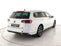 Usata VW Passat Executive 200 CV (147 kW) 2022 Bianco Station wagon
