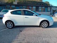 Usata Alfa Romeo Giulietta Distinctive 105 CV (77 kW) 2012 Bianco Utilitaria